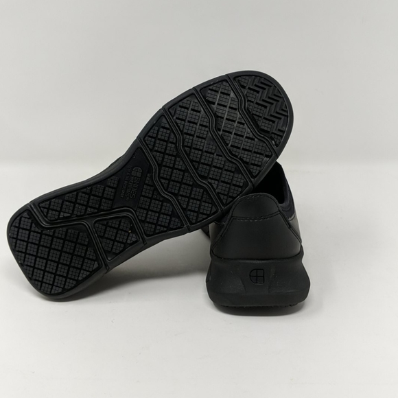 New. Shoes for Crews. Oil and Slip Resistant. Med. - Picture 8 of 10